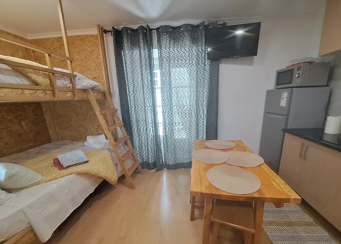 Διαμέρισμα F G M 33 *